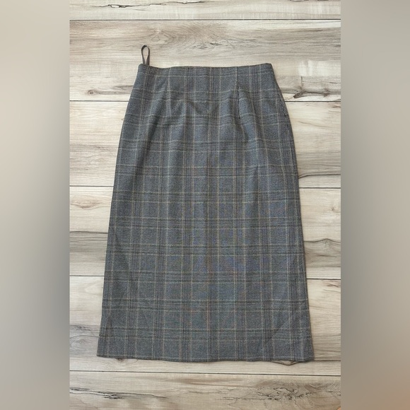 Uniqlo Skirt - Picture 4 of 8